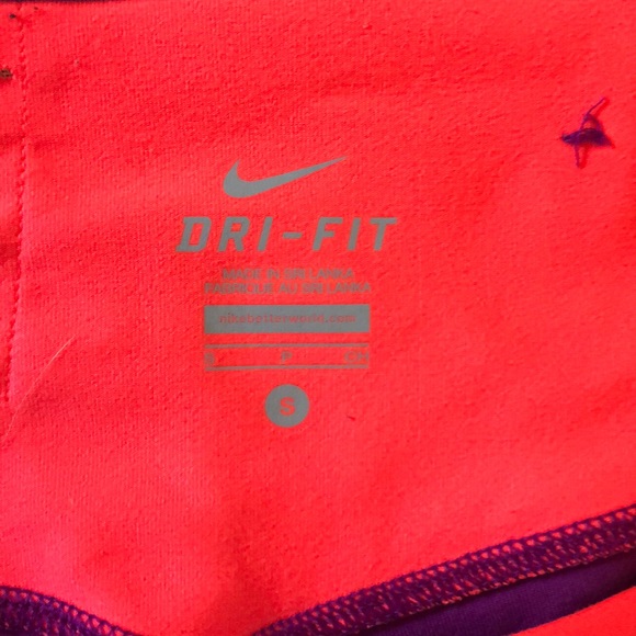 Women’s Nike Cropped Workout Leggings Size: sm - Picture 3 of 5